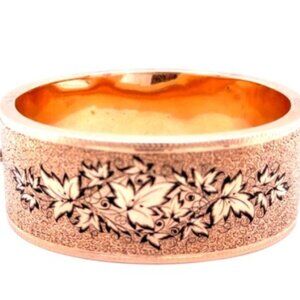 14K Victorian YG Solid Go Etched Stunning bangle bracelet